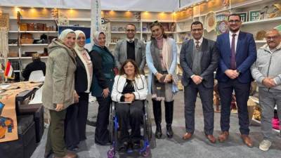 "القومي للأشخاص ذوي الإعاقة" يُكرم 92 متطوعًا من جامعة مصر للعلوم والتكنولوجيًا ومترجمي لغة الإشارة