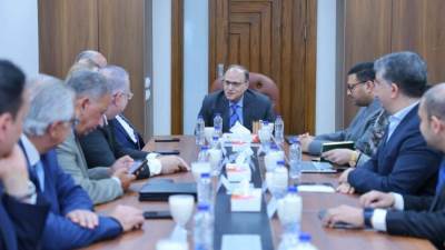 رئيس هيئة الدواء المصرية فى اجتماع مع غرفة صناعة الدواء لمناقشة قرار تجديد الاشتراطات الفنية للمصانع 