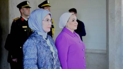 السيدة انتصار السيسي ترحب بزيارة قرينة رئيس جمهورية تركيا