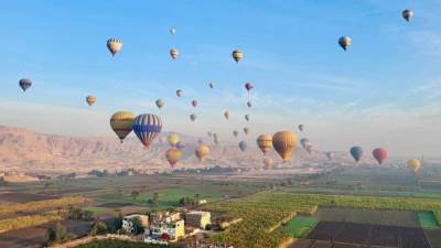 تحليق 71 رحلة بالون طائر تقل على متنها 1800 سائح  بسماء الأقصر