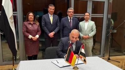 وزير الزراعة يشهد تدشين أعمال مجلس الصادرات والأعمال المصرية في شمال ألمانيا بالقنصلية العامة في هامبورج