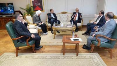  وزير العمل يلتقي بعدد من أعضاء مجلسي النواب والشيوخ لبحث التعاون المشترك 