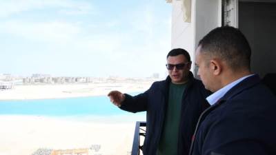 وزير الإسكان يتفقد العمارات السكنية بالحي اللاتيني وخزانات التكديس الجنوبية للمياه بالعلمين الجديدة
