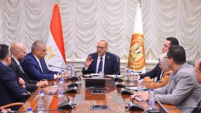 وزير العمل يعزّز الشراكة مع "شركة ليوني مصر" العالمية لتصنيع كابلات وضفائر السيارات