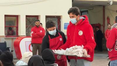 الهلال الأحمر المصري يدفع بـ 7,500 طن مساعدات إلى غزة عبر قافلة «زاد العزة» 133