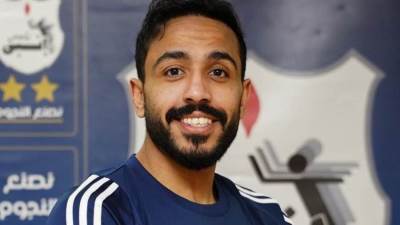 "إنبي" يعلن عودة لاعبه الأسبق محمود كهربا لصفوف فريق الكرة