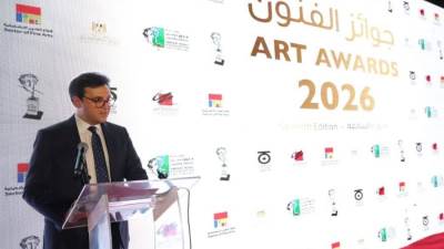 وزير الثقافة يشارك في تكريم الفائزين بجوائز مؤسسة فاروق حسني للفنون ويمنح جائزة الاستحقاق الكبرى للفنان يحيى الفخراني