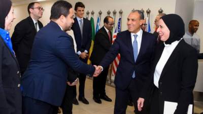 وزير الخارجية يتفقد سير العمل بقطاع التعاون الدولي ويؤكد على التكامل بين الملفات السياسية والاقتصادية