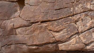 اكتشاف موقع أثري جديد بجنوب سيناء يزيح الستار عن أسرار 10 آلاف عام من تاريخ الفن الصخري