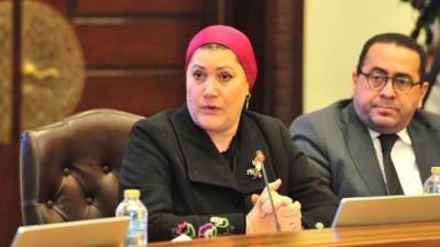 رئيسة المجلس القومي للطفولة والأمومة تشارك في مائدة مستديرة نظمها حزب حماة الوطن لتنظيم استخدام الأطفال لمواقع التواصل الاجتماعي