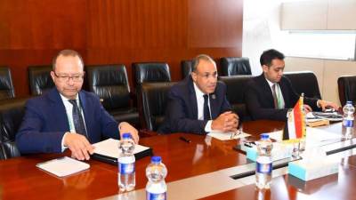 وزير الخارجية يلتقي المديرة التنفيذية لصندوق المناخ الأخضر على هامش القمة الأفريقية