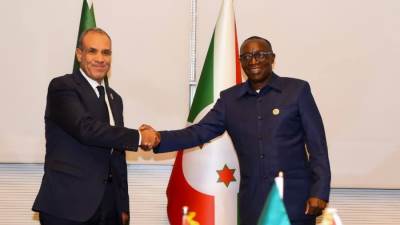 وزير الخارجية يلتقي نظيره البوروندي لبحث سبل تعزيز العلاقات الثنائية