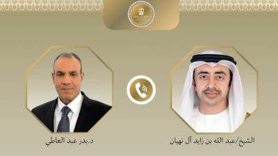 وزير الخارجية يبحث تعزيز التعاون مع نائب رئيس مجلس الوزراء ووزير خارجية دولة الإمارات