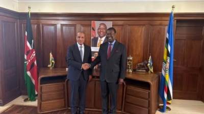 وزير الخارجية يلتقي نظيره الكيني لبحث تعزيز الشراكة الاستراتيجية والتعاون الثنائي