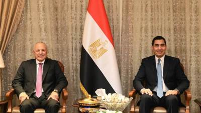 وزير الشباب والرياضة يستقبل رئيس الاتحاد المصري لكرة القدم