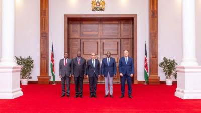 وزير الخارجية ووزير الموارد المائية والري يلتقيان رئيس جمهورية كينيا