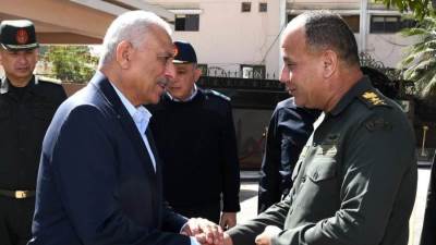  القوات المسلحة تجرى مراسم تسليم وتسلم القيادة فى تقليد عسكرى أصيل