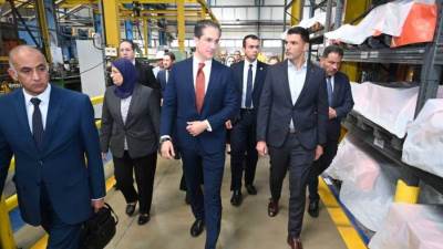 وزير الصناعة يتفقد مصنعين متخصصين في الصناعات الهندسية والغذائية بمدينة العاشر من رمضان