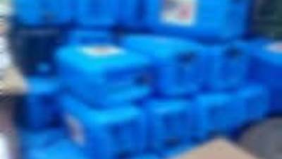 ضبط 30 طن زيوت سيارات سابقة الاستخدام ومعاد تدويرها داخل مصنع"بدون ترخيص" بالبحيرة