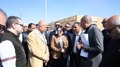 وزيرة الإسكان تتفقد محطة المياه الرئيسية وتتابع تطوير وصيانة الطرق بالمدينة