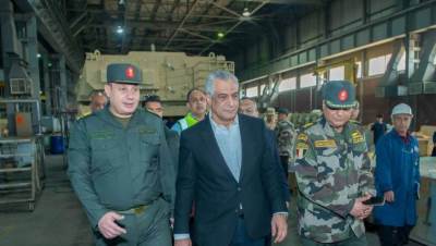 وزير الدولة للإنتاج الحربي يتابع سير العملية الإنتاجية بمصنع إنتاج وإصلاح المدرعات وشركة أبو زعبل للصناعات الهندسية