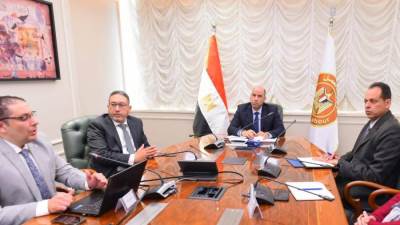 وزير العمل يستمع من وفد شركة الأنظمة الذكية المؤمنة للبرمجيات «3S» إلى ما تم إنجازه في مشروع ميكنة خدمات الوزارة