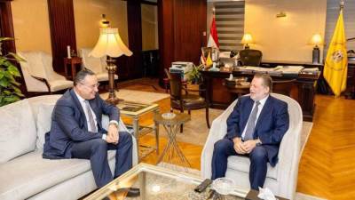 محافظ البنك المركزي المصري يلتقي وزير التعليم العالي والبحث العلمي لبحث التعاون المشترك