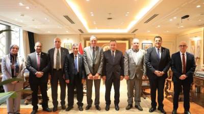 وزير التعليم العالي يؤكد دعم الدولة الكامل لتطوير الجامعات التكنولوجية وتعزيز شراكاتها الدولية والصناعية