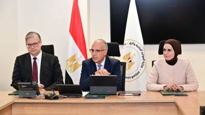 "سويلم" وسفير هولندا ونائب وزير الخارجية يوقعون اتفاقية منحة تمويل دراسة جدوى حماية الشواطىء باستخدام مواد طبيعية في دلتا النيل