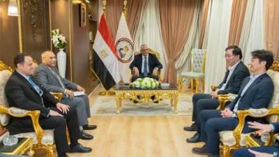 وزير الدولة للإنتاج الحربي يستقبل وفد شركة "Hanwha" الكورية الجنوبية