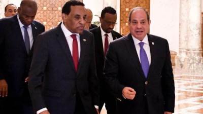 الرئيس السيسى يستقبل كامل إدريس ويؤكد على موقف مصر الثابت فى دعم استقرار السودان