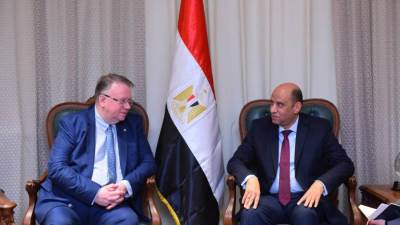 مدير "العمل الدولية" بالقاهرة يهنئ الوزير رداد على ثقة القيادة السياسية وتكليفه بحقيبة "العمل"