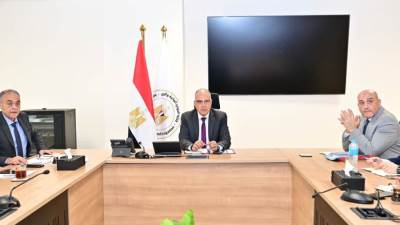 "سويلم" يتابع موقف استلام مصلحة الميكانيكا والكهرباء لمحطات الرفع الواقعة على المسار الناقل لمياه الصرف الزراعي