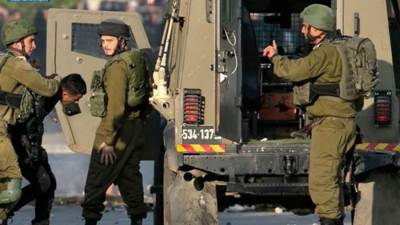 قوات الأحتلال الإسرائيلي تعتقل ثلاث شبان من قرية المغير اليوم