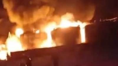 طائرة مسيرة تحرق محطة خزانات للوقود فى العاصمة الإماراتية أبو ظبى