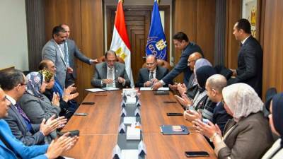 رئيس هيئة الدواء المصرية يوقع بروتوكول تعاون مع الهيئة القومية لسلامة الغذاء لتعزيز التكامل الرقابي