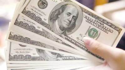 سعر الدولار يتجاوز الـ 50 جنيهًا في البنوك