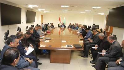 وزير الزراعة يجتمع مع قيادات الطب البيطري بالمحافظات.. ويؤكد: الطبيب البيطري خط الدفاع الأول عن صحة الإنسان والغذاء