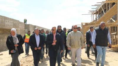 نائب وزيرة الإسكان يتفقد مشروعات الصرف الصحي ضمن مبادرة " حياة كريمة" بمحافظة المنيا