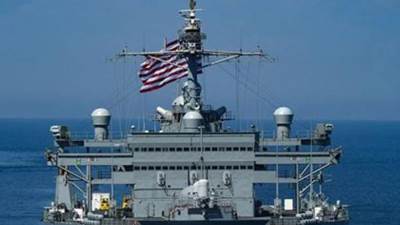 البيت الأبيض: البحرية الأمريكية ستبدأ في مرافقة ناقلات النفط في مضيق هرمز