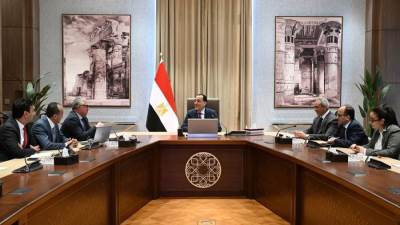 رئيس الوزراء يتابع الموقف التنفيذي لمشروعات المنطقة الاقتصادية لقناة السويس