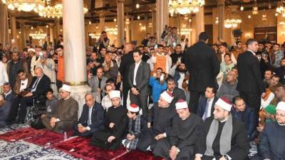 وزير الأوقاف ووكيل الأزهر ونقيب الأشراف يشهدون الاحتفال بذكرى غزوة بدر الكبرى بمسجد الإمام الحسين.. ودروس النصر والإيمان تتجدد في أجواء روحانية