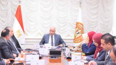 وزير العمل يبحث مع وفد شركة ليوني مصر الألمانية لتصنيع ضفائر السيارات فتح أسواق عمل جديدة أمام الكوادر المصرية المدرَّبة