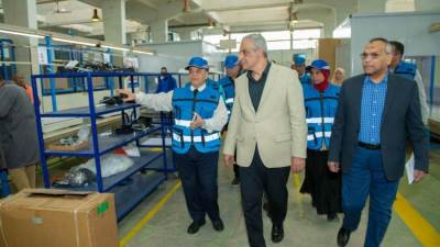 وزير الإنتاج الحربي يتابع سير العمل في "حلوان للمسبوكات" و"حلوان للأجهزة المعدنية"