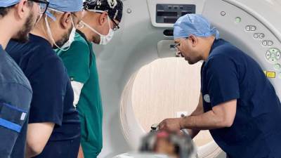 هيئة الرعاية الصحية تعلن نجاح أول عملية زرع مضخة باكلوفين لعلاج التشنج العضلي الشديد لمريض بمستشفى الكرنك الدولي