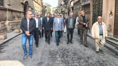 الأمين العام للمجلس الأعلى للآثار يتفقد عددًا من المواقع الأثرية بـ شارع المعز بالقاهرة التاريخية