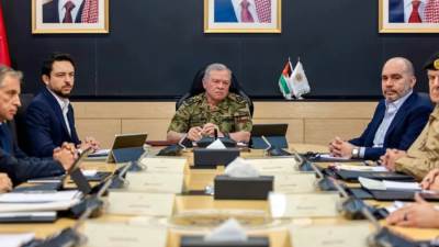 عاهل الأردن يؤكد ضرورة الاستعداد لأي طارئ وضمان مخزون آمن من السلع الأساسية