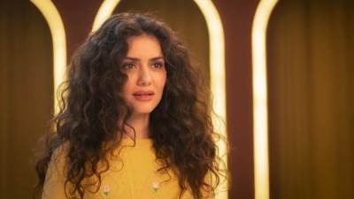 إحالة جيهان الشماشرجي و4 آخرين للجنايات بتهمة سرقة سيدة بالإكراه