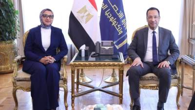 وزير الاتصالات يبحث مع محافظ الوادي الجديد تعزيز التعاون في تطوير الخدمات التكنولوجية المقدمة للمواطنين ودعم التحول الرقمي بالمحافظة