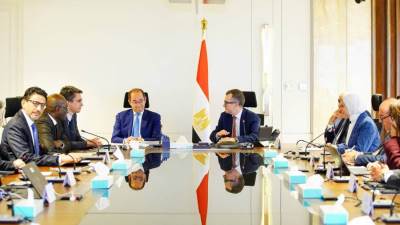 وزيرا “التخطيط” و”المالية” يبحثان مع وفد “البنك الدولي” و”البنك الأفريقي للتنمية” آليات مبتكرة لتمويل مشروعات البنية التحتية في مصر